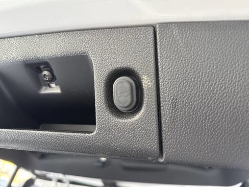 Used 2016 Cadillac Escalade Premium image 10