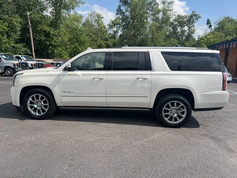 Used 2015 GMC Yukon XL Denali w/ Premium Package image 8