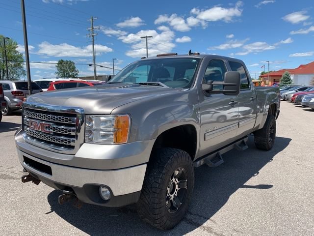 Used 2013 GMC Sierra 2500 SLE w/ SLE Preferred Package AWD/4WD image 3