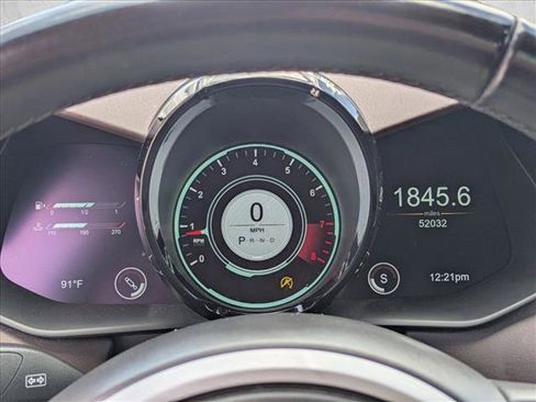 Used 2021 Aston Martin V8 Vantage Roadster RWD image 11