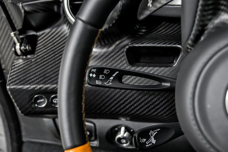 Used 2019 McLaren Senna RWD image 33