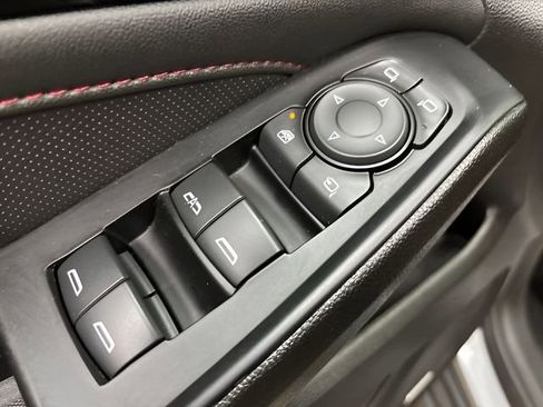 Used 2023 Chevrolet Traverse RS image 11