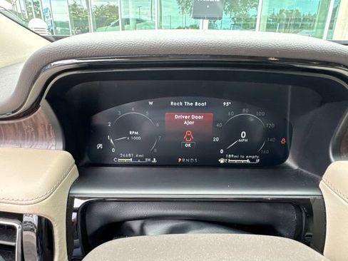 Used 2021 Lincoln Nautilus Reserve FWD image 10