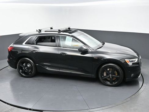 Used 2019 Audi e-tron Prestige w/ Prestige Package image 48