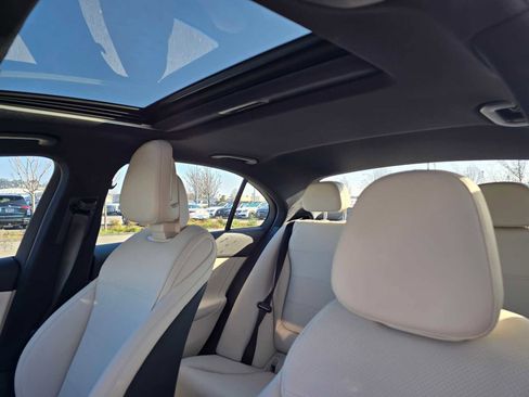 Used 2025 Mercedes-Benz C 300 4MATIC Sedan image 23