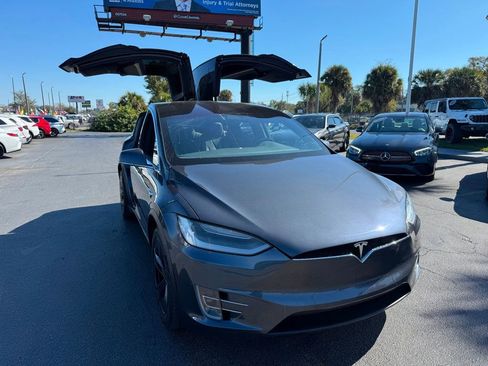 Used 2019 Tesla Model X Long Range image 3