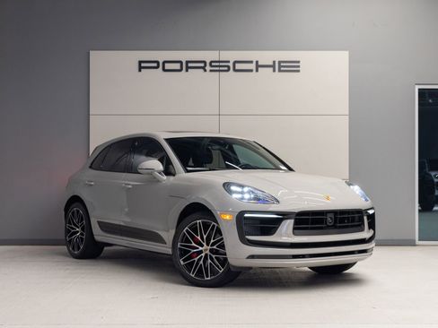 Certified 2023 Porsche Macan S AWD/4WD image 9