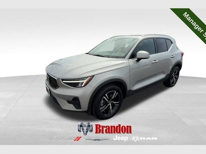 Used 2025 Volvo XC40 B5 Core