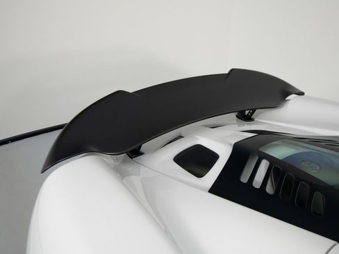 Used 2016 McLaren 675LT Spider image 45