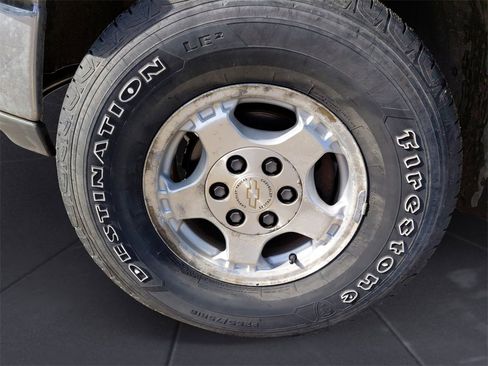 Used 2000 Chevrolet Silverado 1500 LS w/ Off-Road Chassis Pkg image 14