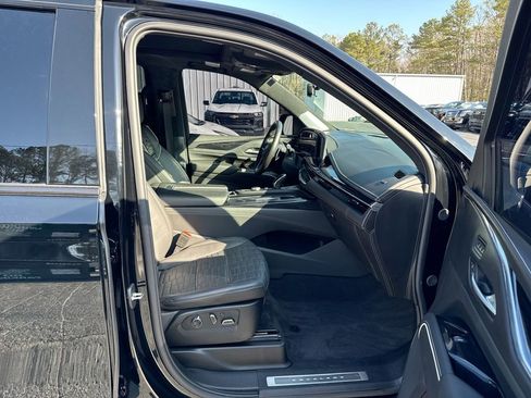 Used 2024 Cadillac Escalade V AWD/4WD image 32