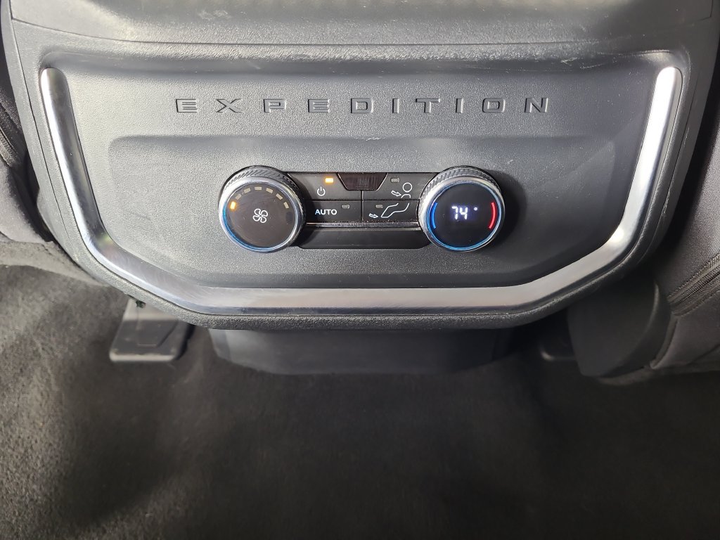 Used 2025 Ford Expedition Active AWD/4WD image 16