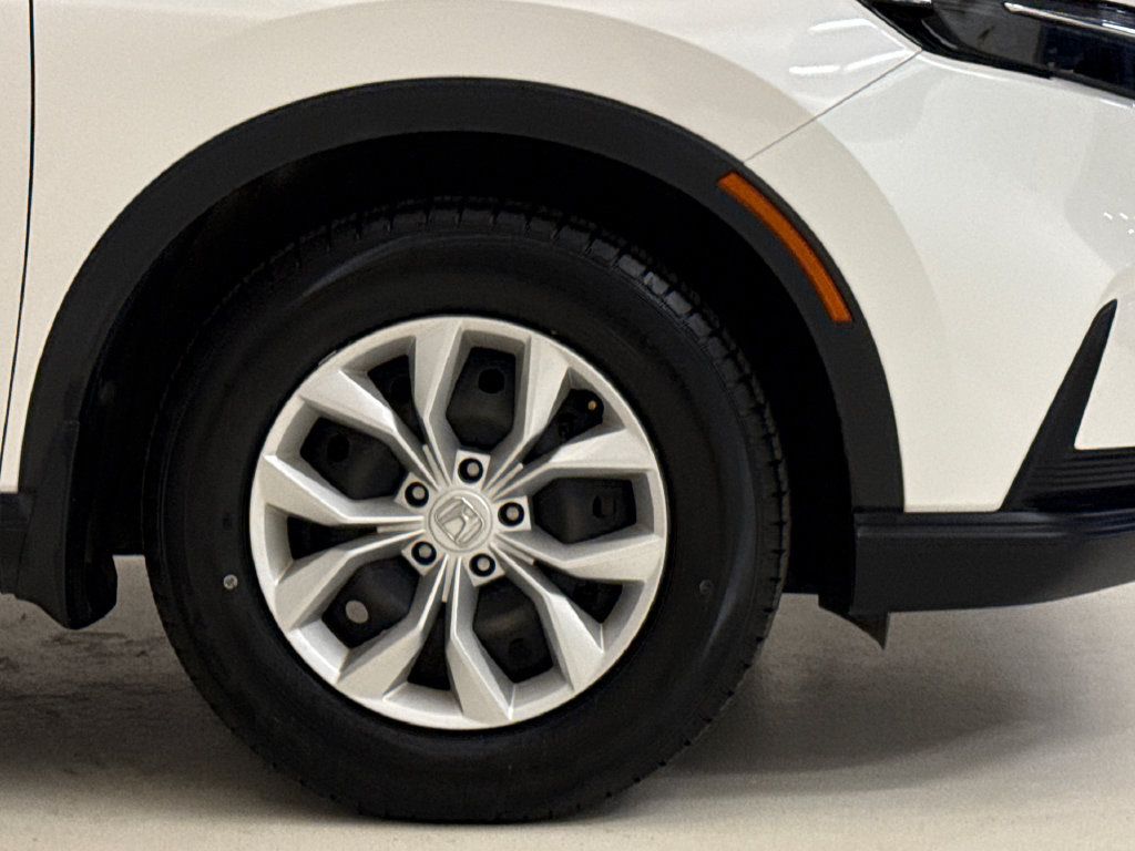 Used 2025 Honda CR-V LX image 6