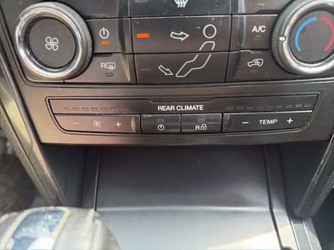 Certified 2018 Ford Explorer XLT image 34