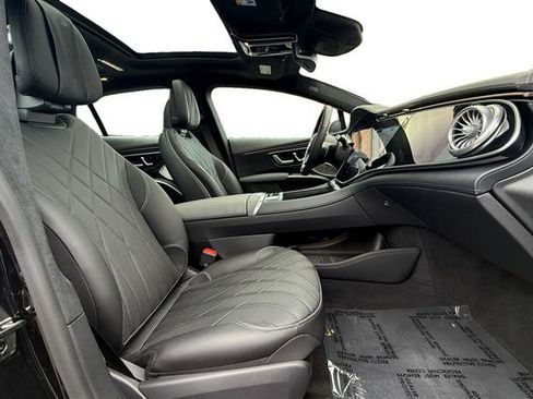 Used 2023 Mercedes-Benz EQS 580 4MATIC Sedan image 17