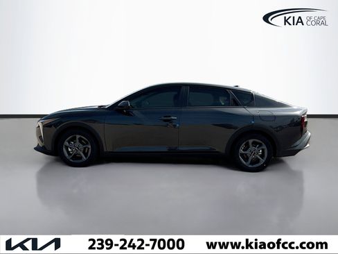 New 2025 Kia K4 LXS image 2