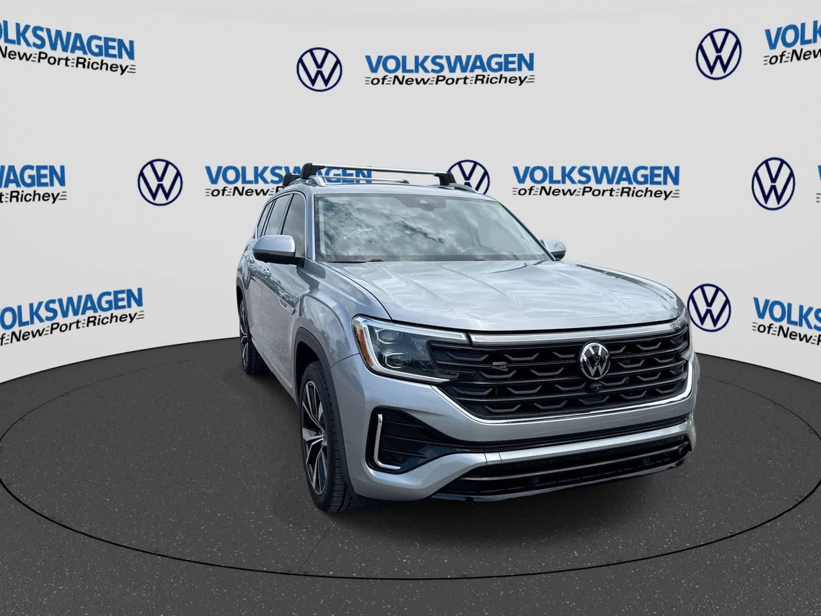 Used 2024 Volkswagen Atlas SEL Premium R-Line AWD/4WD image 16