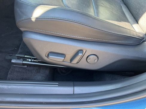 Used 2023 Kia Niro SX Touring image 18