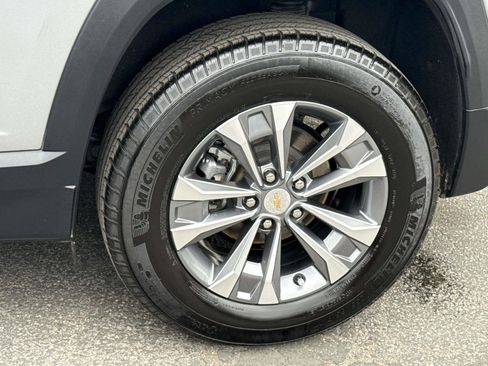 Used 2025 Chevrolet Equinox LT AWD/4WD image 30