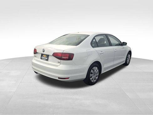 Used 2016 Volkswagen Jetta S image 3