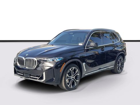 Used 2024 BMW X5 sDrive40i w/ Premium Package RWD image 2