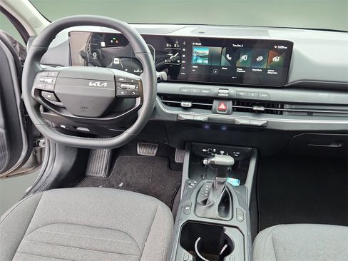 Used 2025 Kia K4 EX image 19