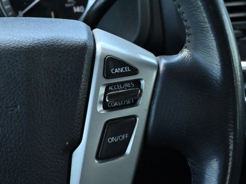 Used 2019 Nissan Titan SV w/ SV Convenience Package RWD image 29