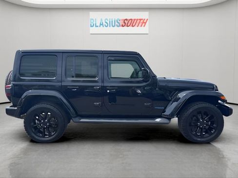 Used 2021 Jeep Wrangler Unlimited Sahara AWD/4WD image 2