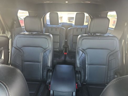 Used 2018 Ford Explorer Platinum AWD/4WD image 20