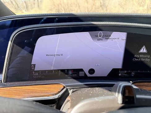 Used 2023 Cadillac Escalade ESV Premium Luxury image 7