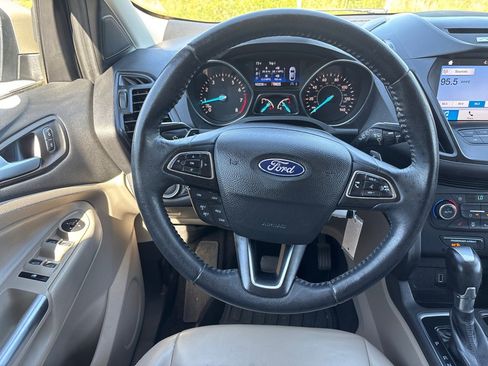 Used 2017 Ford Escape SE w/ SE Leather Comfort Package AWD/4WD image 14