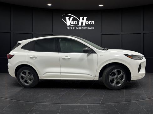 Used 2024 Ford Escape ST-Line w/ Tech Pack #1 AWD/4WD image 8