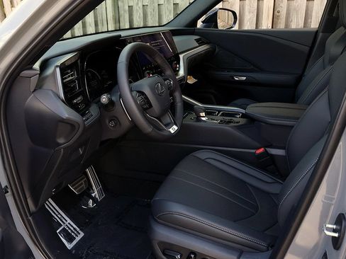 New 2026 Lexus TX 500h AWD image 14