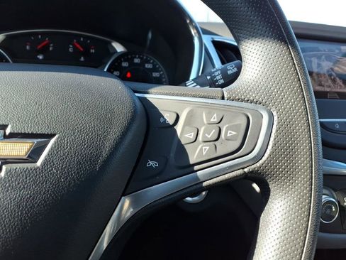 Used 2023 Chevrolet Equinox LS w/ LS Convenience Package image 18