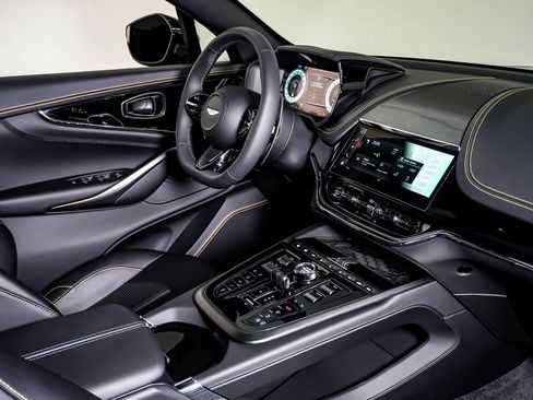 New 2026 Aston Martin DBX 707 image 16