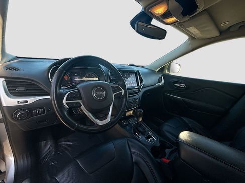 Used 2019 Jeep Cherokee Limited AWD/4WD image 9