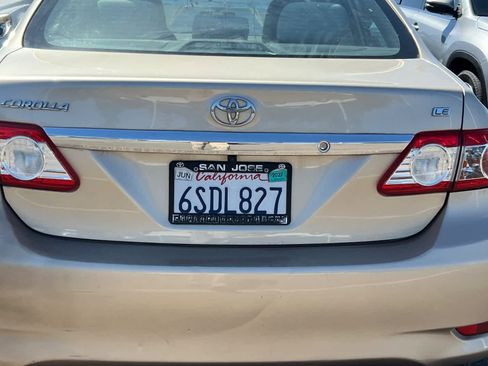 Used 2011 Toyota Corolla LE FWD image 18