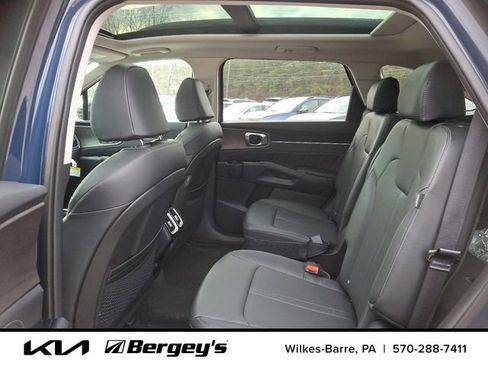 Certified 2025 Kia Sorento SX image 5
