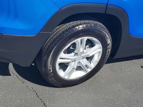 Certified 2024 GMC Terrain SLE w/ Driver Convenience Package FWD image 5