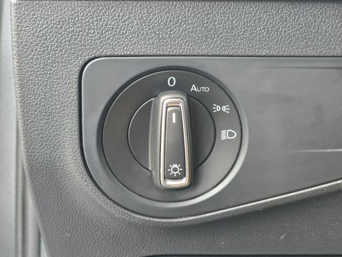 Used 2022 Volkswagen Tiguan SE FWD image 23