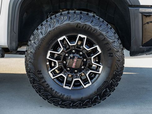 Used 2025 GMC Sierra 2500 AT4X w/ Snow Plow Prep/Camper Package image 9