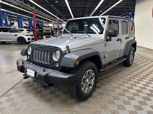 Used 2015 Jeep Wrangler Unlimited Sport w/ Quick Order Package 24S AWD/4WD image 3