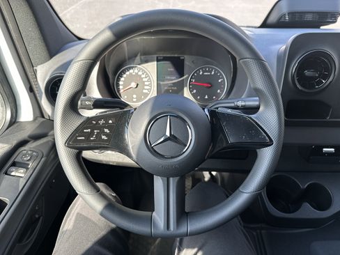 New 2025 Mercedes-Benz Sprinter 2500 image 18