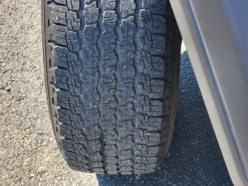 Used 2021 Jeep Wrangler Unlimited Sport image 10