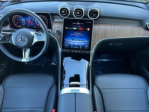Used 2025 Mercedes-Benz GLC 300 GLC 300 image 13
