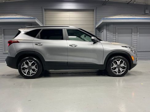 Used 2023 Kia Seltos EX AWD/4WD image 8