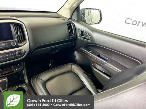 Used 2017 GMC Canyon SLT image 23