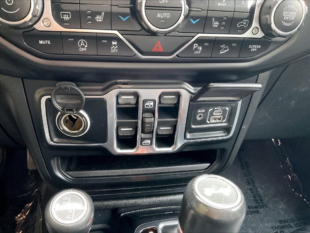 Used 2020 Jeep Wrangler Unlimited Sahara w/ Uconnect 4C Nav & Sound Group AWD/4WD image 12