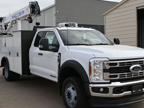 New 2026 Ford F550 4x4 Supercab Super Duty image 8