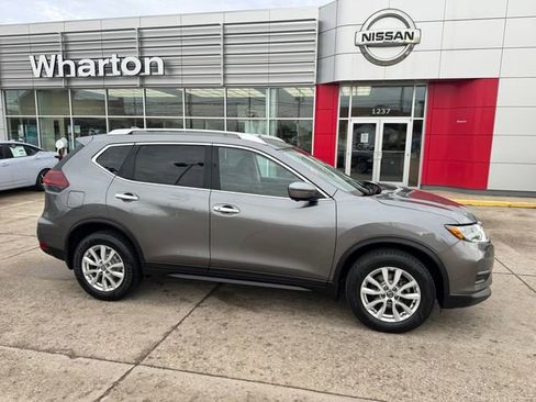 Used 2018 Nissan Rogue SV w/ Premium Package image 7